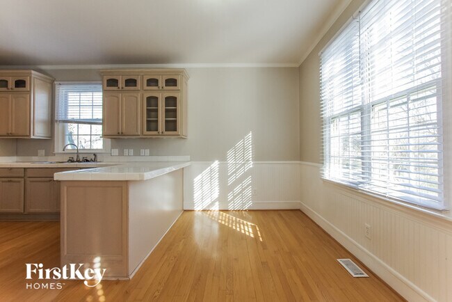 Building Photo - 5501 Creft Cir