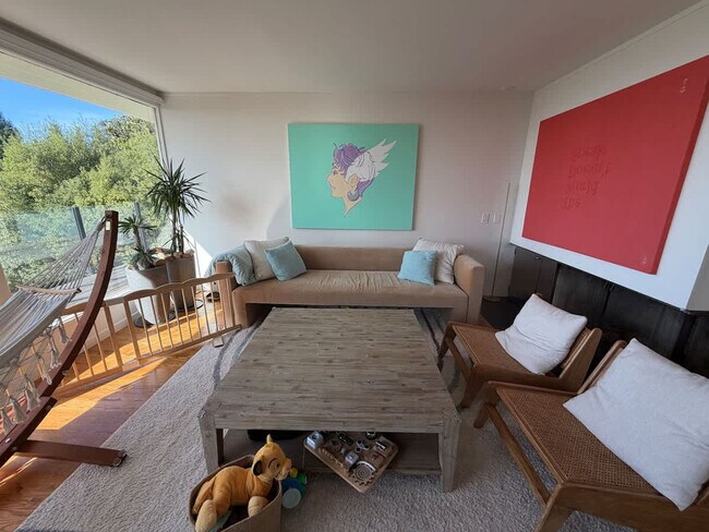 Foto del edificio - 1072 Keeler Ave