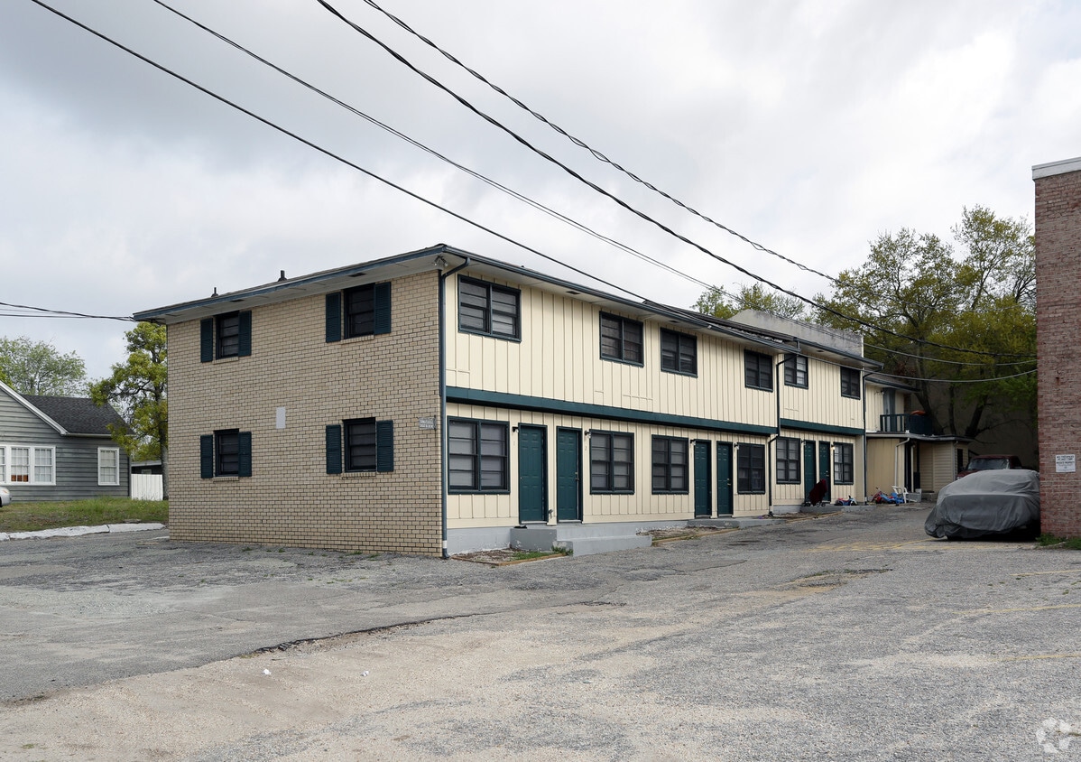 Primary Photo - 502 6th Ave