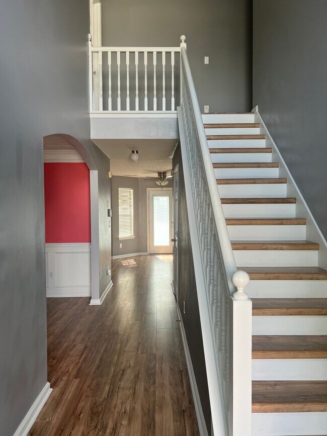 Foto del edificio - Gorgeous Home with amazing upgrades