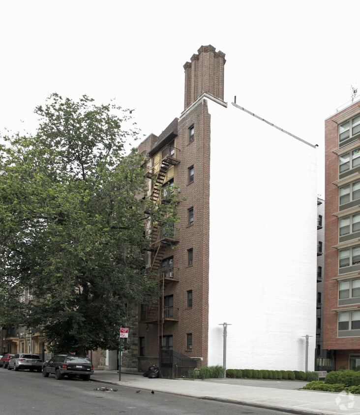 Building Photo - 89 Crooke Ave
