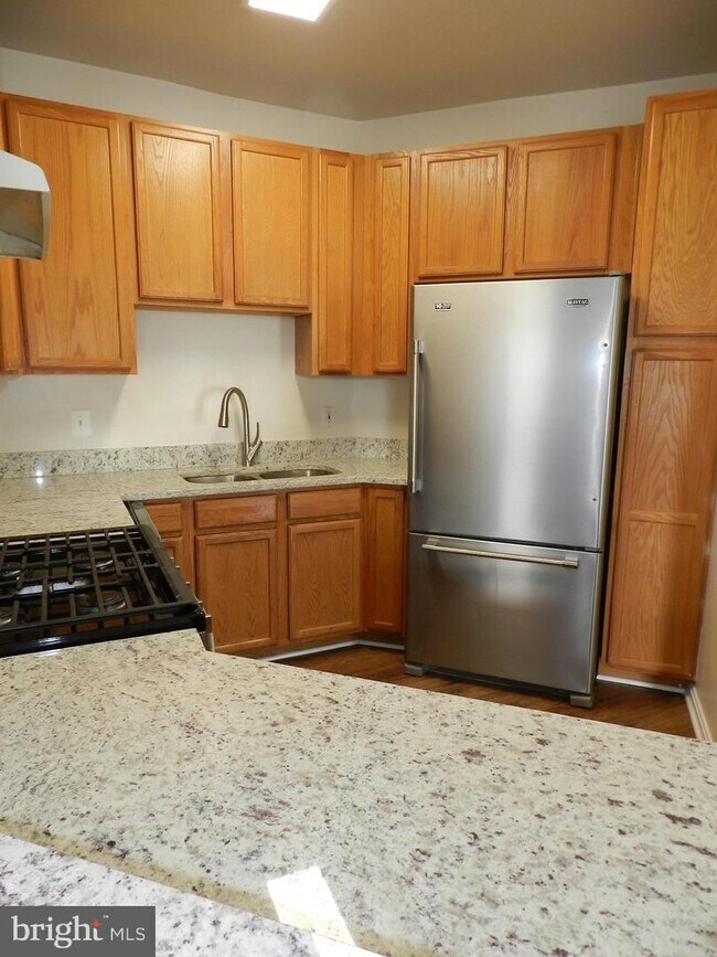 Foto del edificio - 2911 Deer Hollow Way