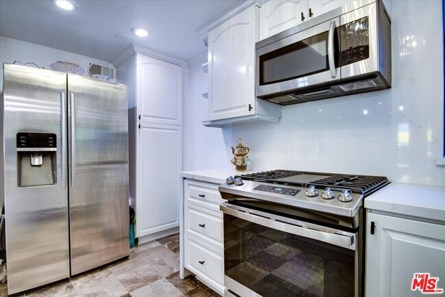 Building Photo - 1909 Pelham Ave