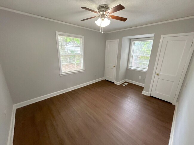 Foto del edificio - 4315 Leatherwood Ave