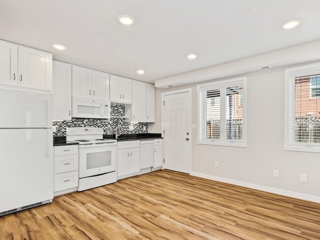Building Photo - 535 16th St NE