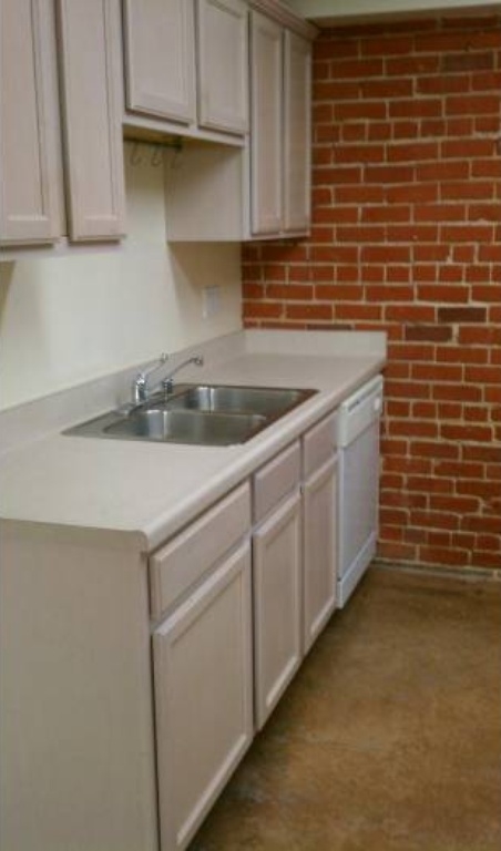 Interior Photo - 278 Alamitos Ave