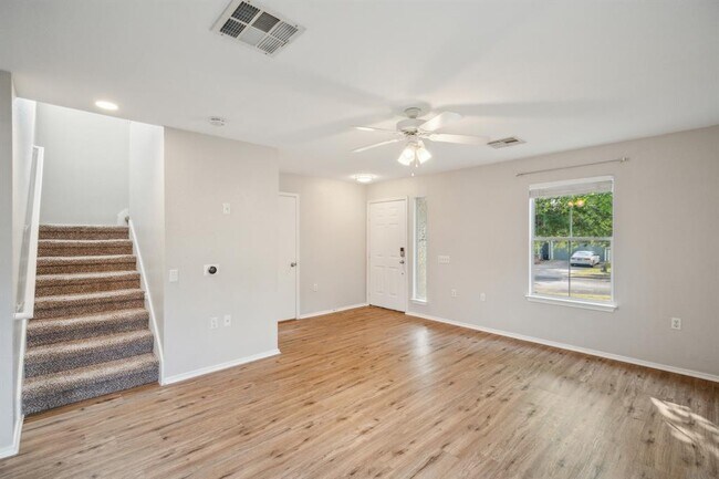 Foto del edificio - 11328 Hungry Horse Dr