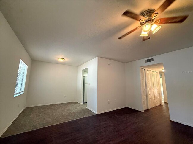 Foto del edificio - 421 SW 67th Terrace