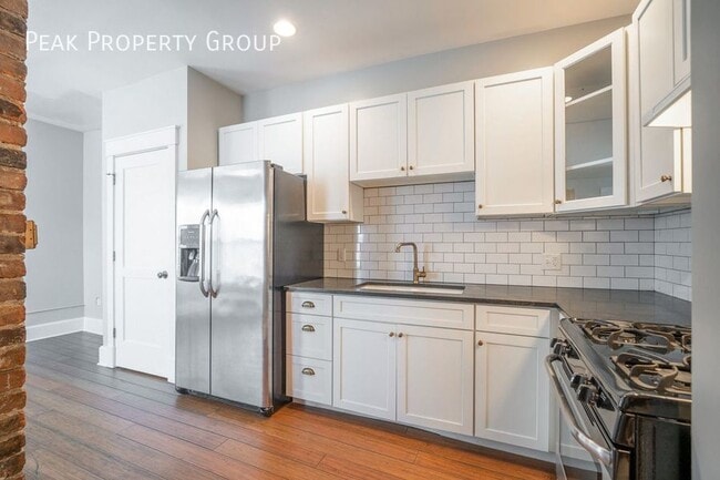 Building Photo - 531 E Whittier St