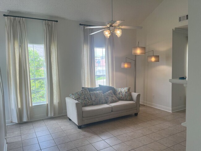 Foto del edificio - 4464 Highland Rd