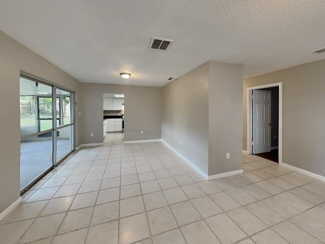 Building Photo - 6410 Gamble Dr