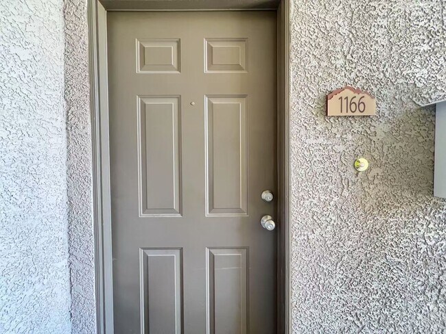 Foto del edificio - Updated 1BR Condo with Walk-In Closet & Co...