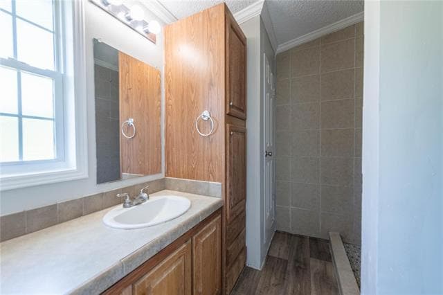 Foto del edificio - 121 Windy Creek Ct