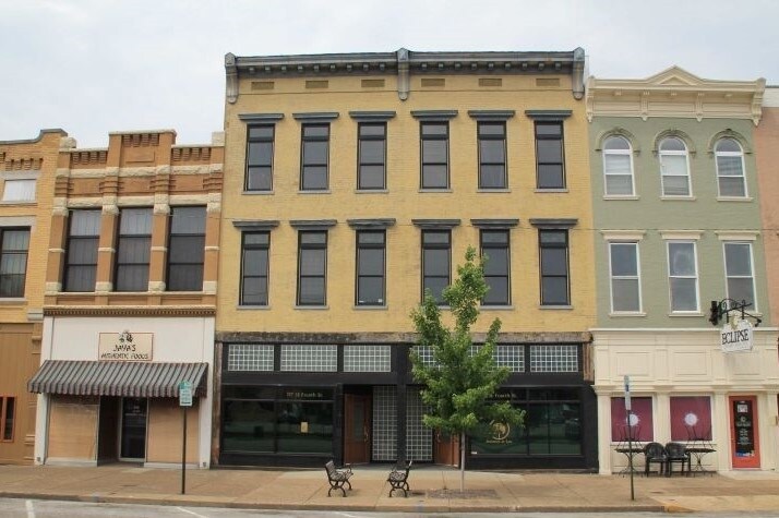 Primary Photo - 117-117 SE 4th St