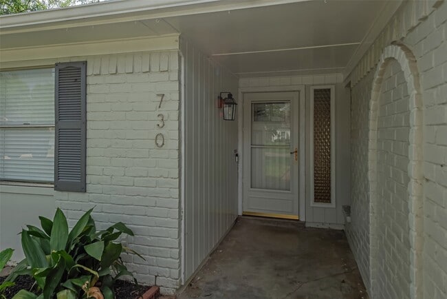 Foto del edificio - 730 Seamaster Dr