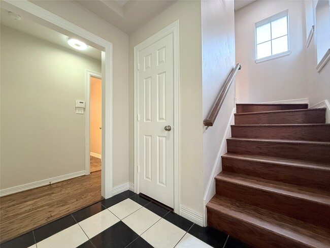 Foto del edificio - 1963 Peden St