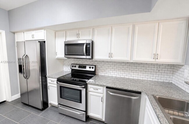 Building Photo - 11840 SW 99th St