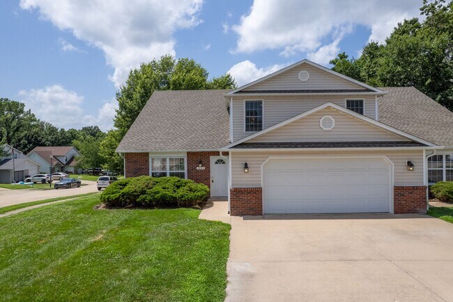 Foto del edificio - 5001-5003 Carrie Ridge Dr.