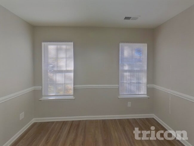 Building Photo - 1916 Lexington Ave