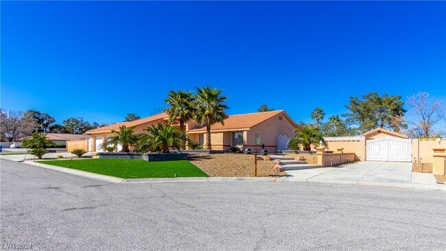 Building Photo - 8410 Rancho Destino Rd