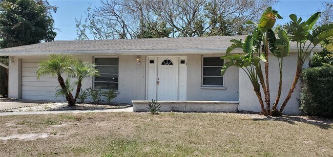 Foto del edificio - 4626 Hunter Ridge Dr