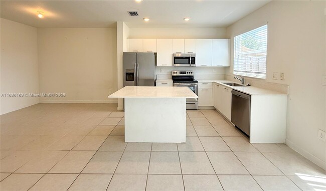 Building Photo - 12440 NW 23rd Ct