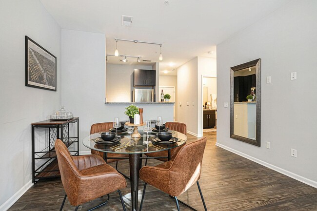 Building Photo - Knapp's Corner  Flats