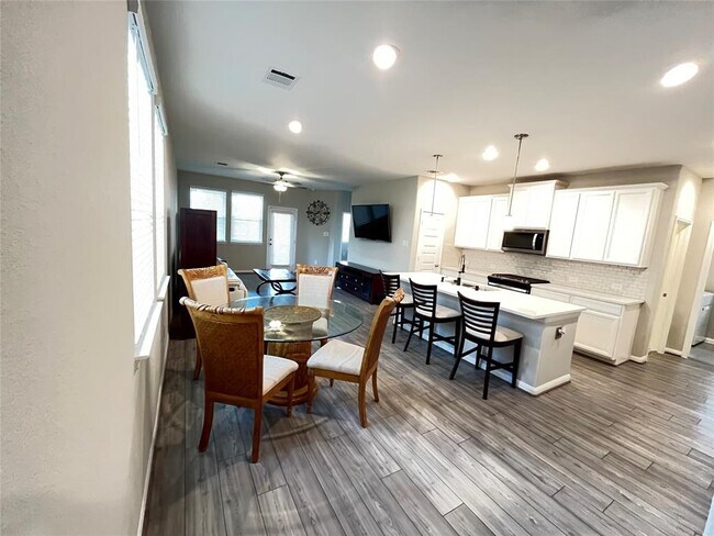 Foto del edificio - 2039 W Darlington Oak Ct