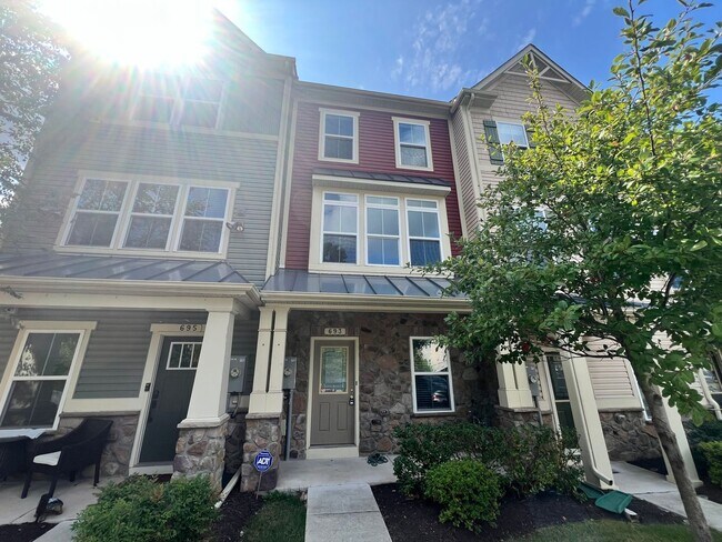 Foto del edificio - Lovely 3 BR/3 BA Townhome in Glen Burnie!