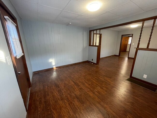 Foto del edificio - Charming 3 Bedroom, 1 Bath Home with Spaci...