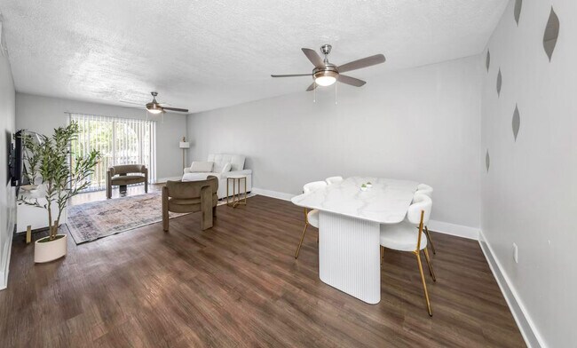 Foto del edificio - 4404 W Kennedy Blvd