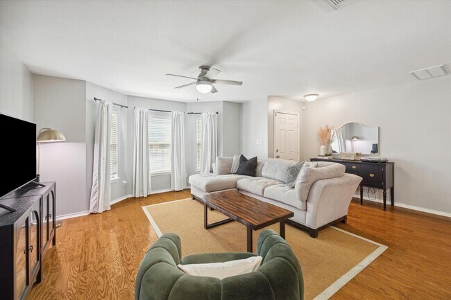 Foto del edificio - 1703 Redwing Pines Dr