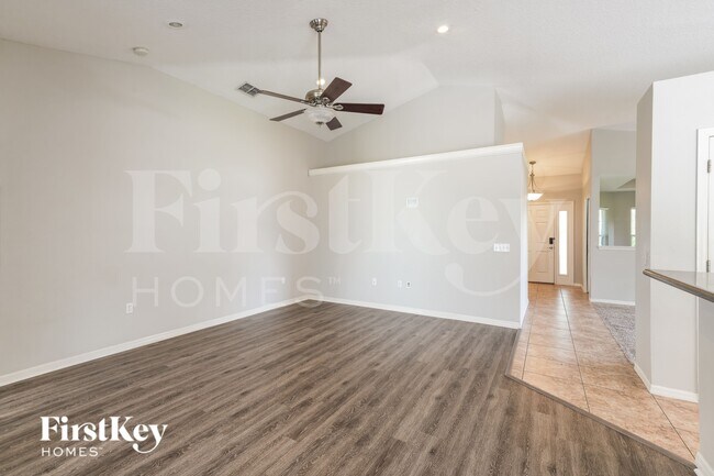 Foto del edificio - 6810 Eagle Ridge Loop