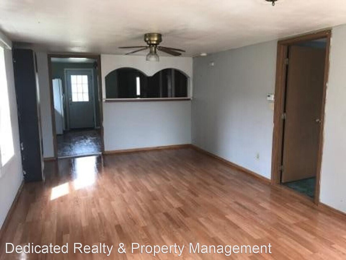 Primary Photo - 3 br, 1 bath House - 310 Avenue E.