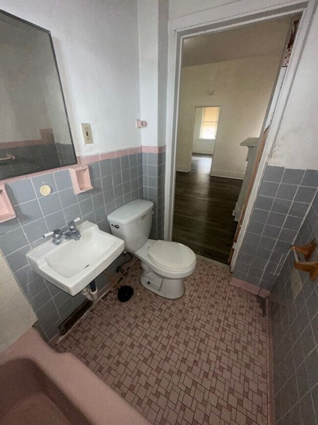 Foto del edificio - 3423 Ward St