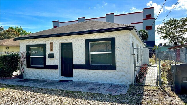 Foto del edificio - 912 NW 2nd St