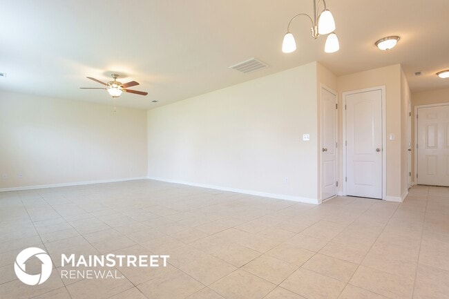 Building Photo - 2520 Queen Bee Dr