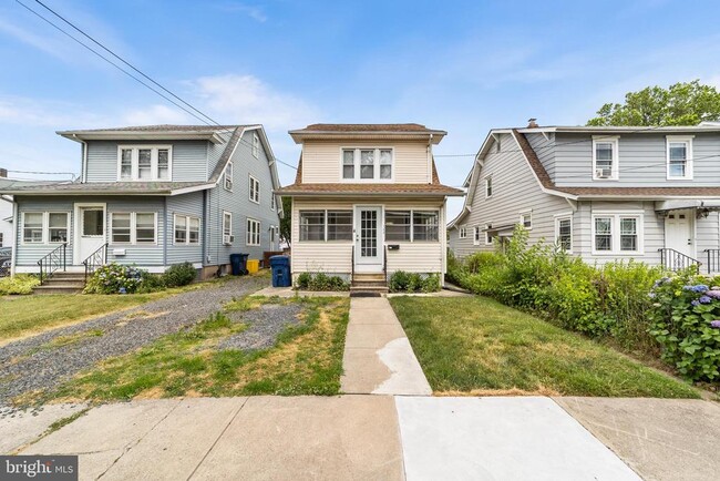 Foto del edificio - 762 Pilgrim Ave