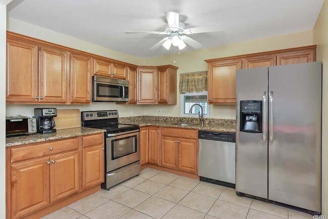 Foto del edificio - 166 Baybright Dr