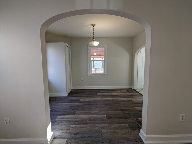 Foto del edificio - 609 Waverly St
