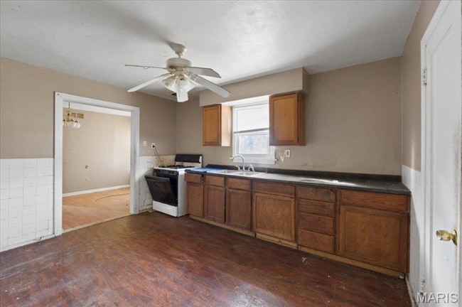 Building Photo - 28 N Marguerite Ave