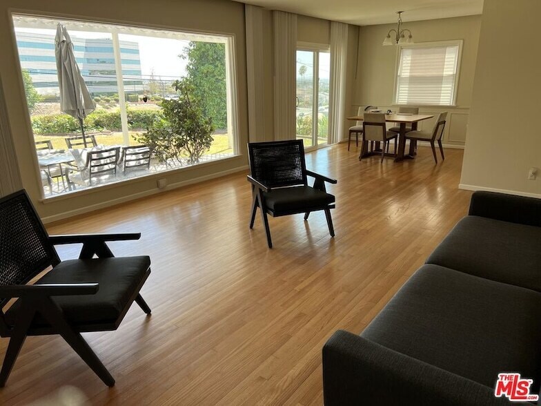 Photo - 5604 S Chariton Avenue Unit