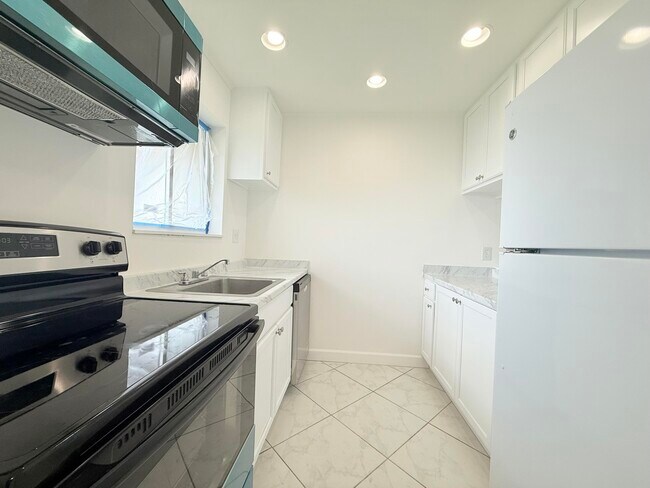 Foto del edificio - 6106 Forest Hill Blvd