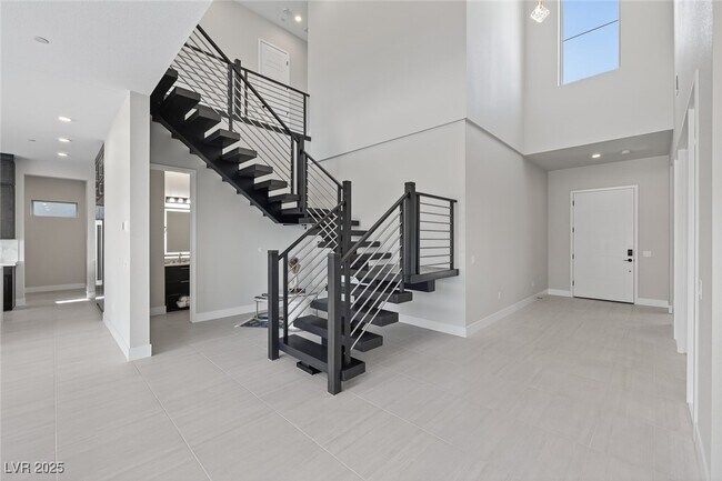 Building Photo - 10663 Stone Ledge Ave