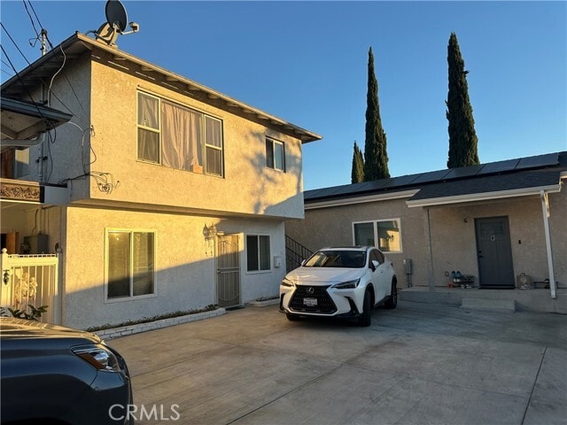 Foto del edificio - 352 W Chevy Chase Dr