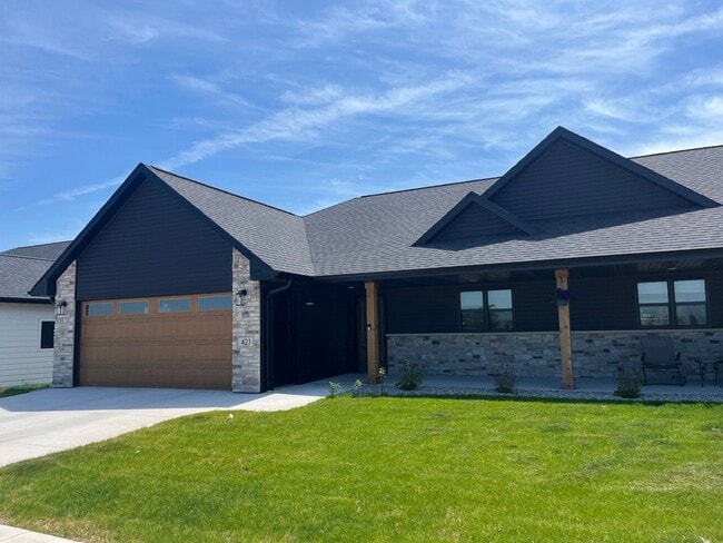 Building Photo - 421 Founders Wy