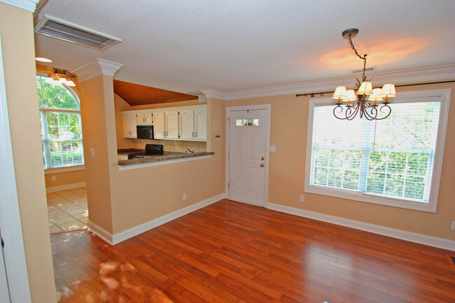 Foto del edificio - Beautiful South Charlotte End Unit 3BR Tow...