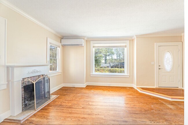 Foto del edificio - 813 Laurel Dr SW