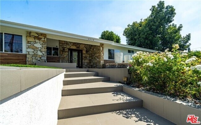 Building Photo - 5714 El Canon Ave