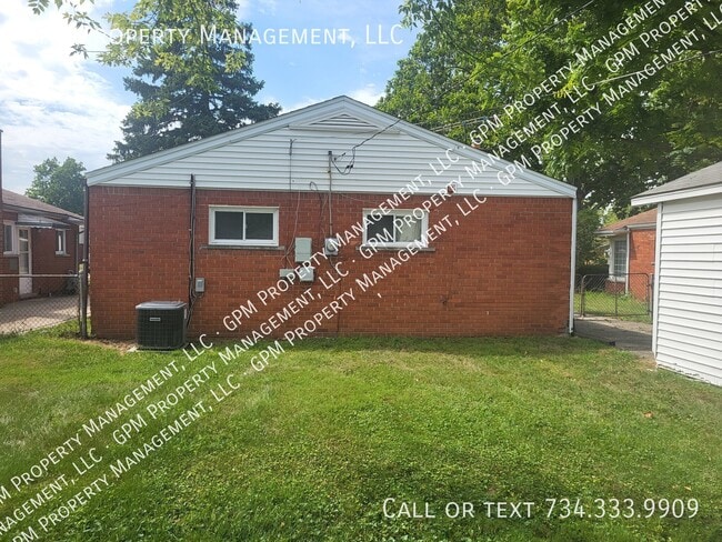 Building Photo - 4967 McKinley St
